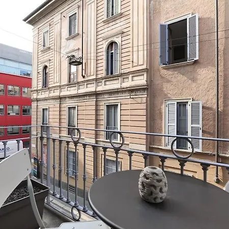 Enjoy Life Style - Tortona Porta Genova Apartment
